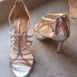 Touch of Nina size 8 women's